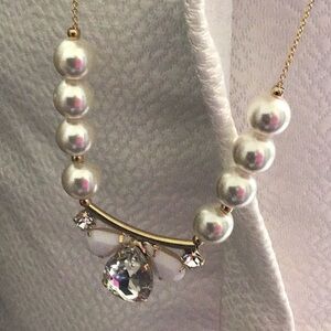 Elegant Gold and Silver Pearl Necklace